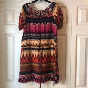 Short light weight mini dress with fun cut-out